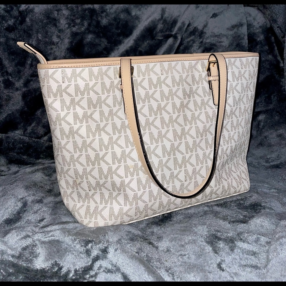 Michael Kors Jet Set Travel Tote Bag - Picture 3 of 9